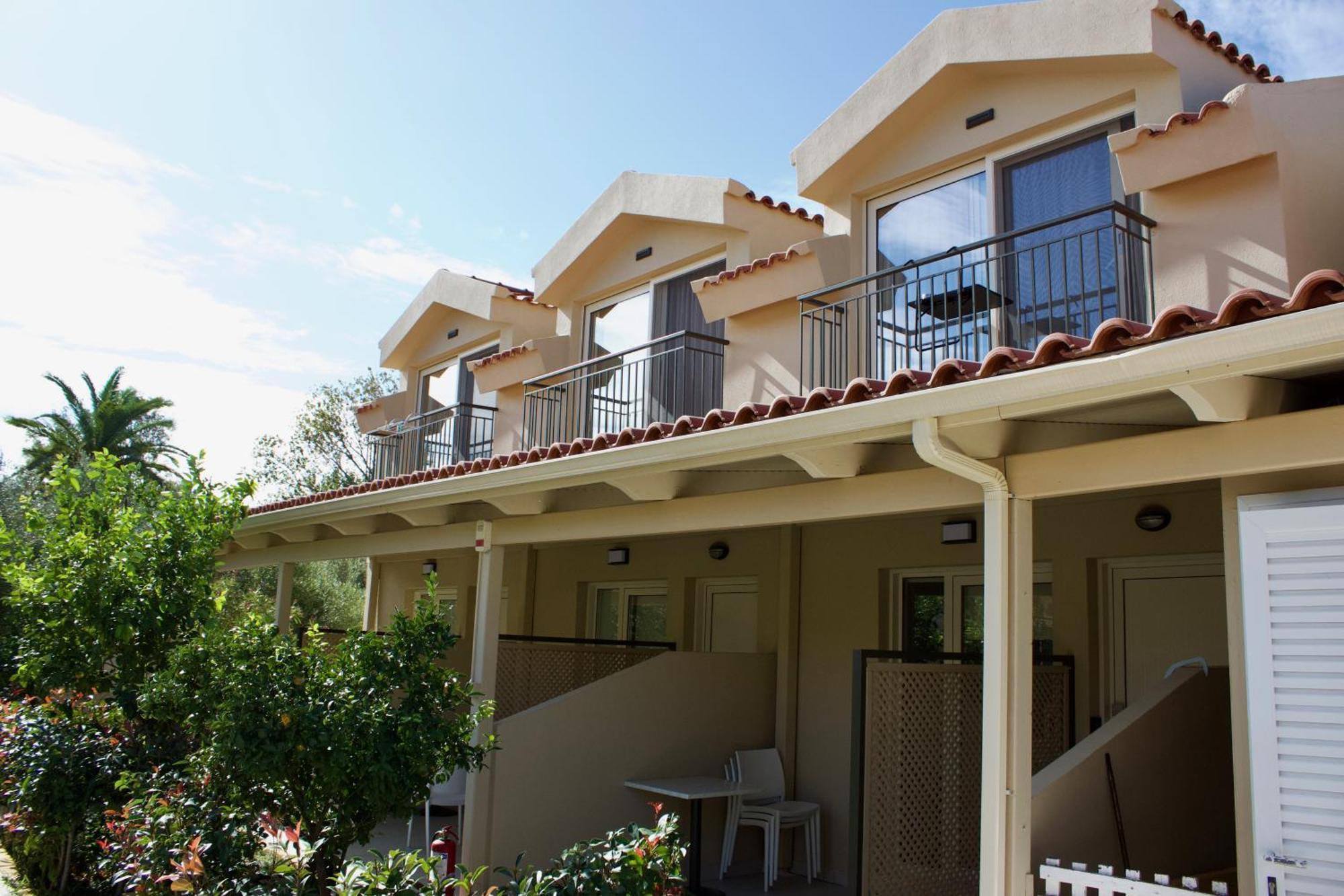 Makris Yialos Apartments Lassi  Exteriör bild