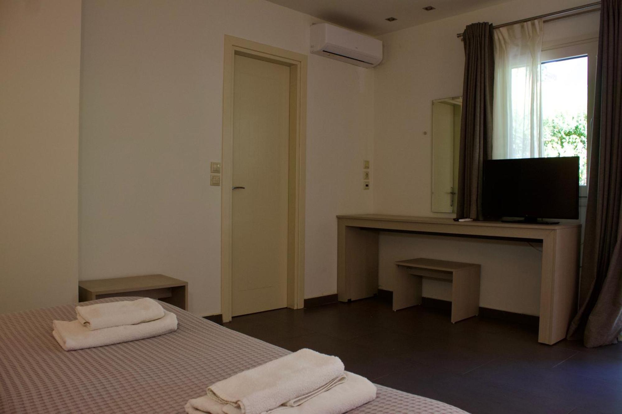 Makris Yialos Apartments Lassi  Exteriör bild